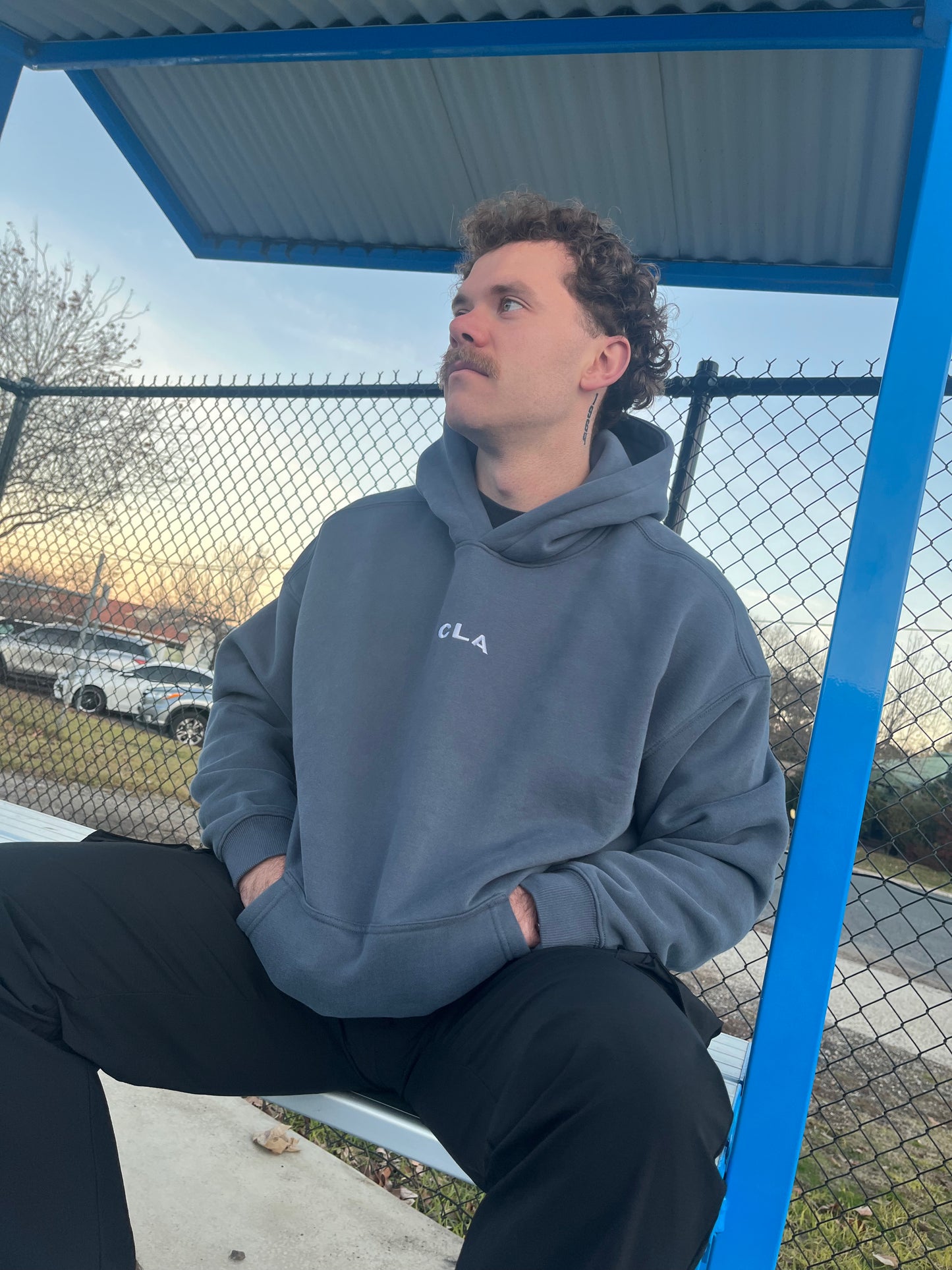 CRAFTED HOODIE - STEEL BLUE