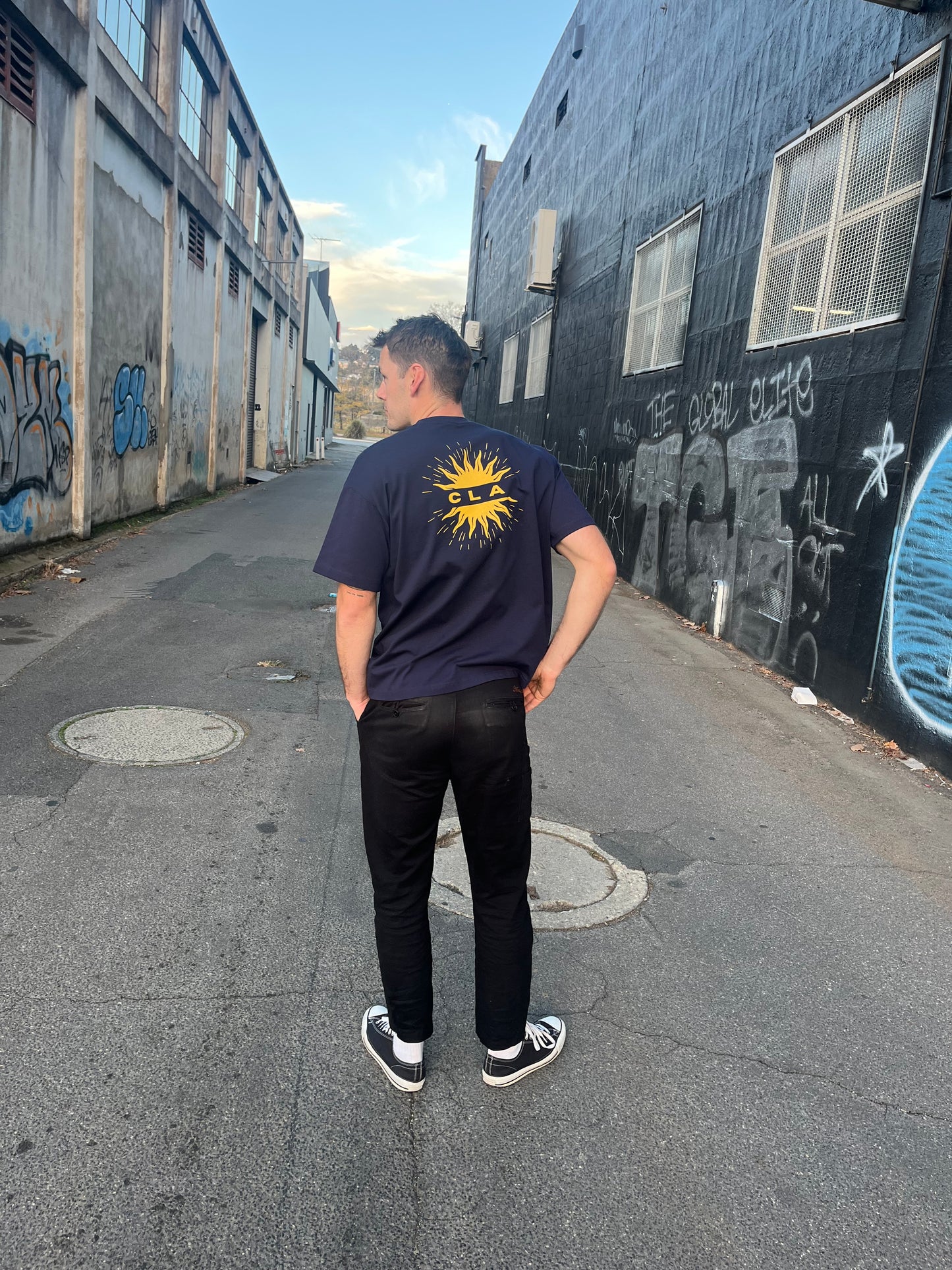 CRAFTED TEE - SUNRISE - DEEP BLUE