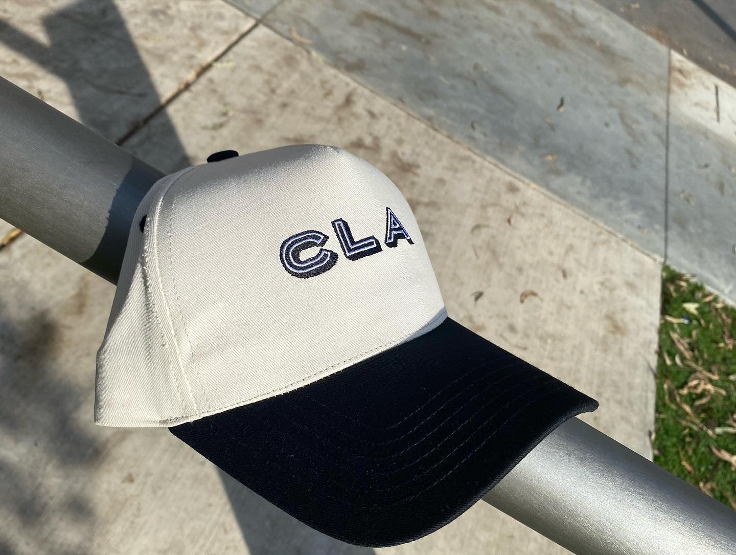 CLA CROWN CAP - BEIGE & BLACK