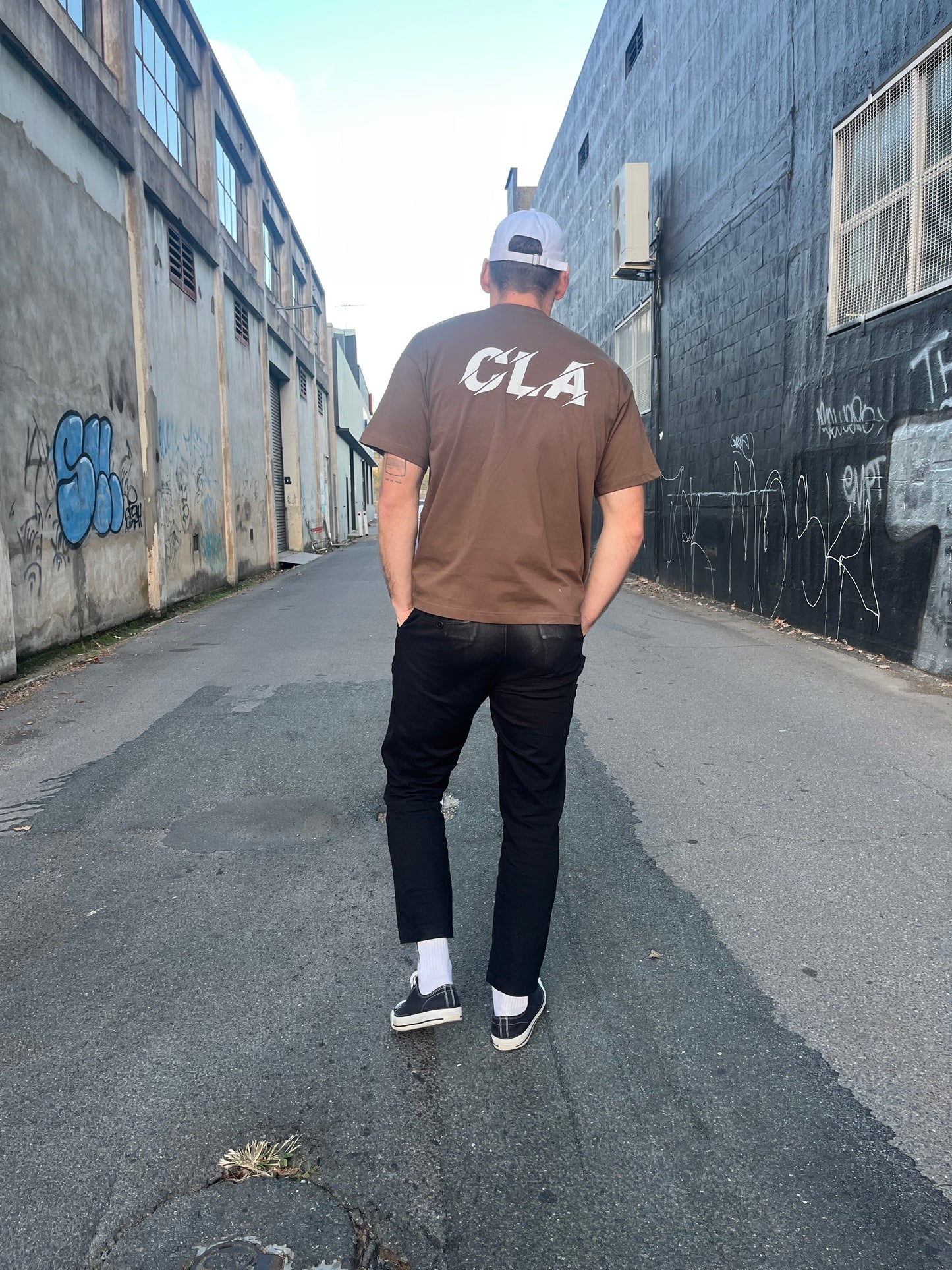 CLA CRAFTED TEE - STRIKE LOGO - BROWN