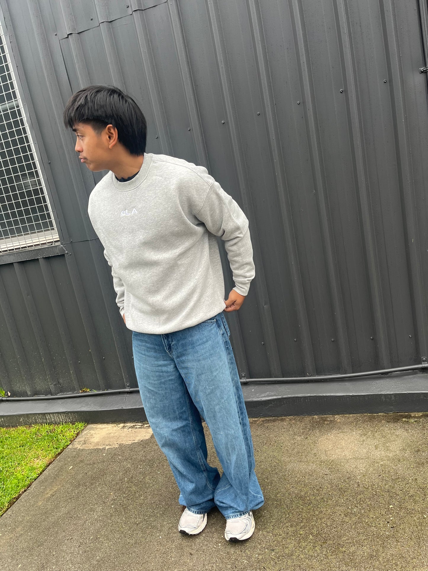 BRAND NEW CRAFTED CREW -GREY