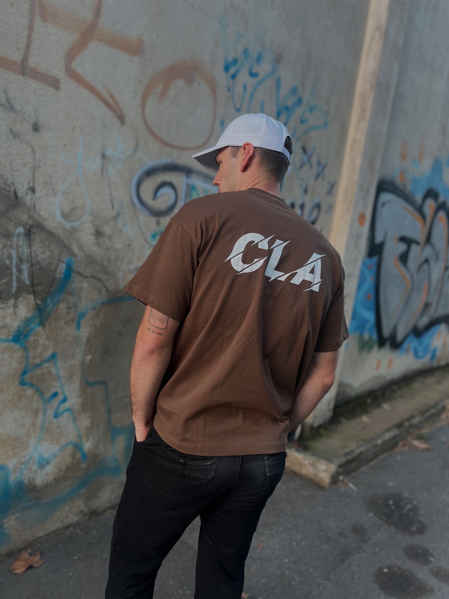 CLA CRAFTED TEE - STRIKE LOGO - BROWN